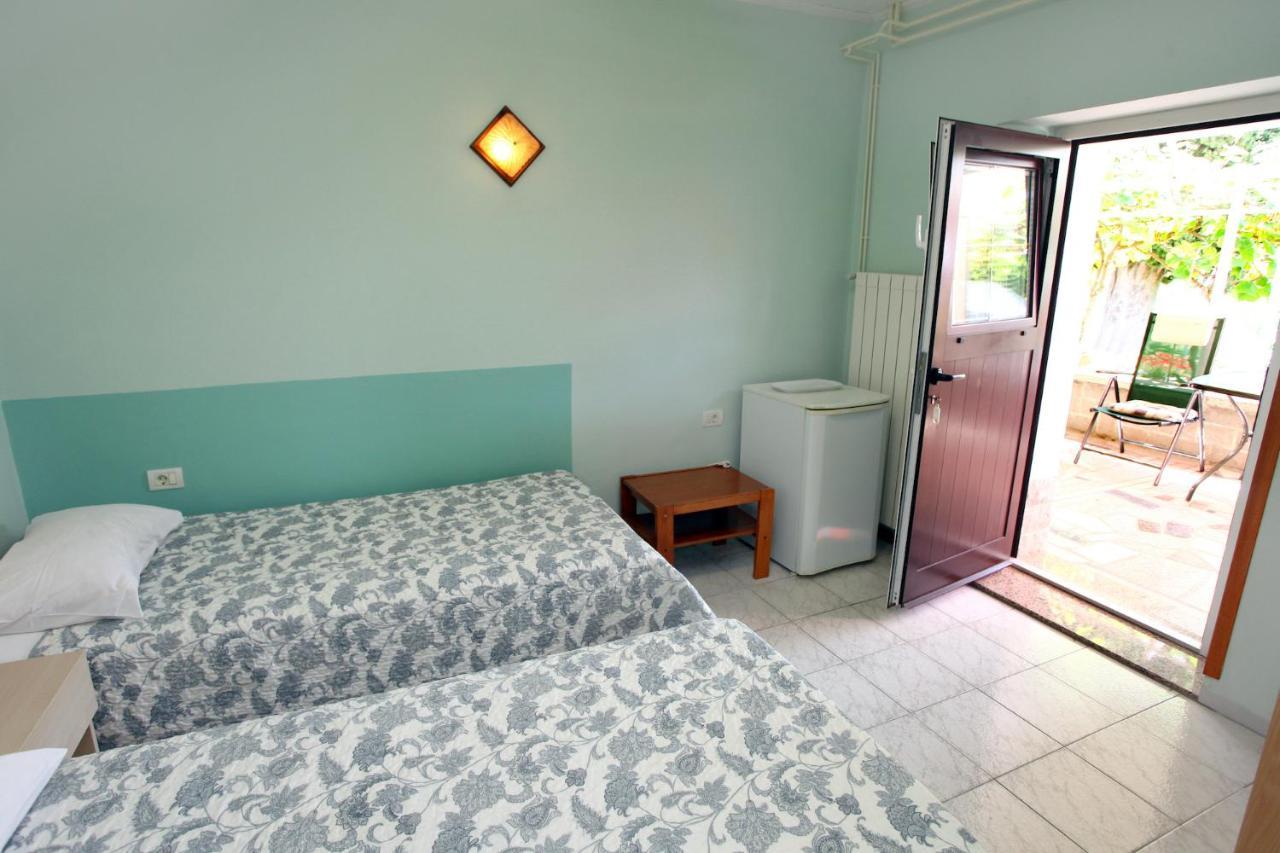 Dino Studio And Room Apartments Порторож Екстериор снимка