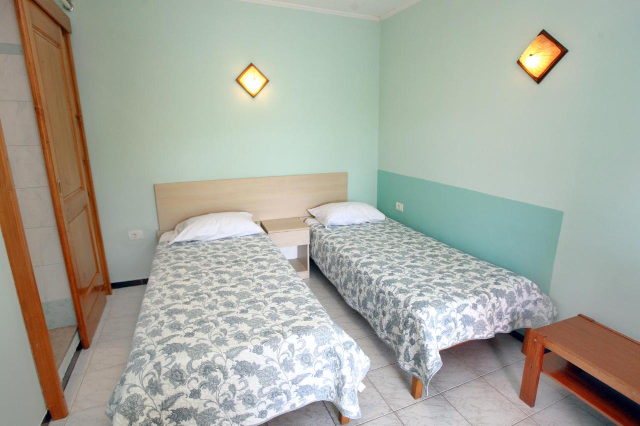 Dino Studio And Room Apartments Порторож Екстериор снимка