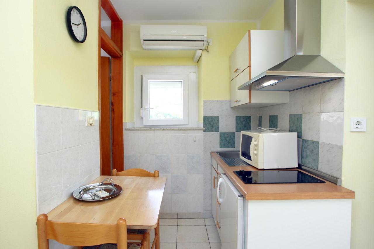 Dino Studio And Room Apartments Порторож Екстериор снимка