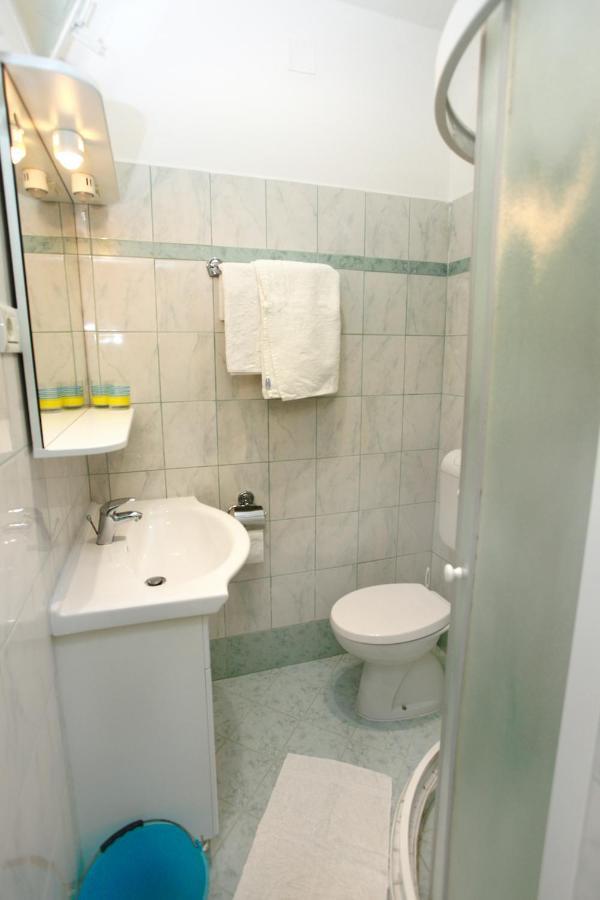 Dino Studio And Room Apartments Порторож Екстериор снимка