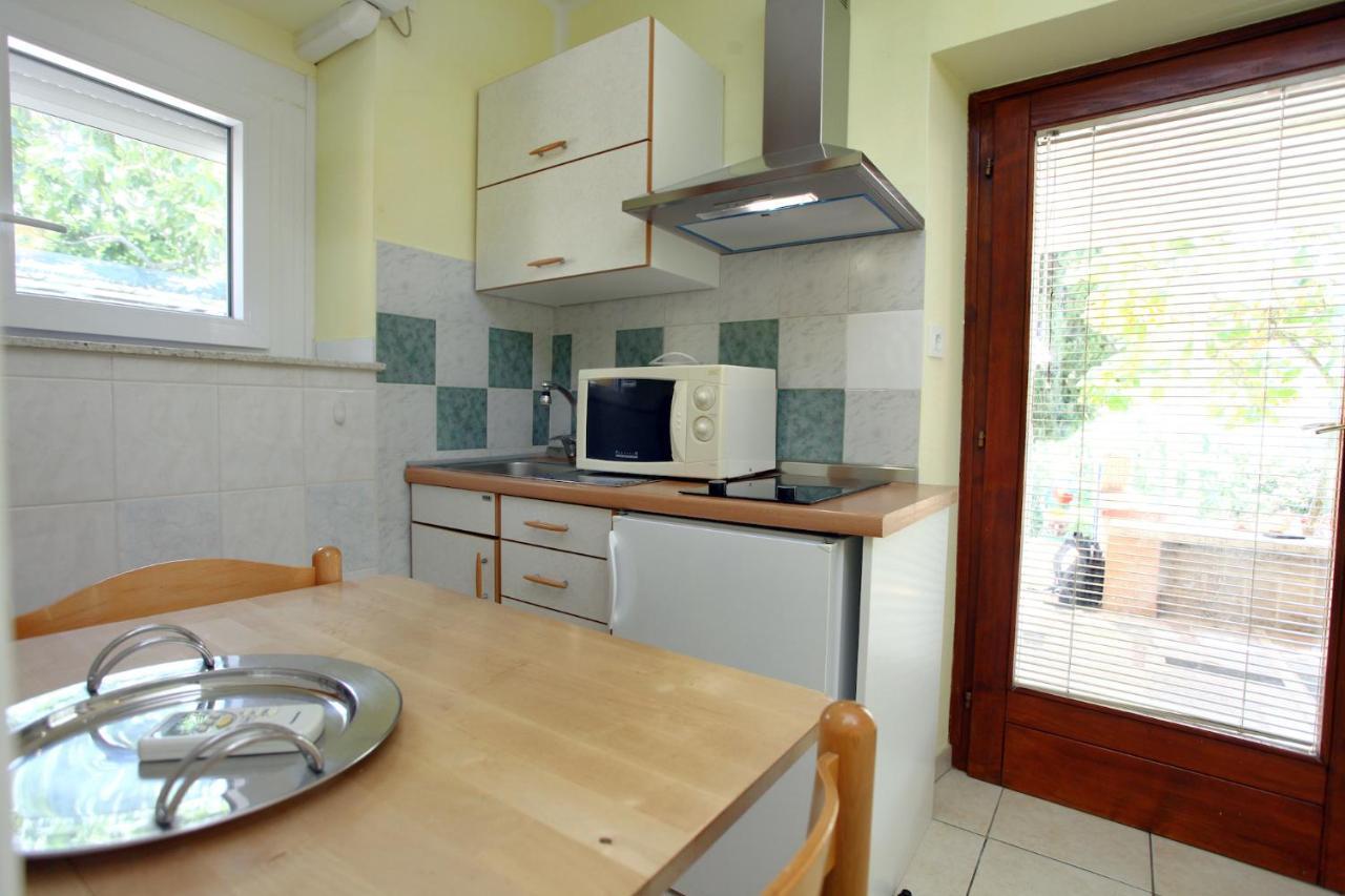 Dino Studio And Room Apartments Порторож Екстериор снимка