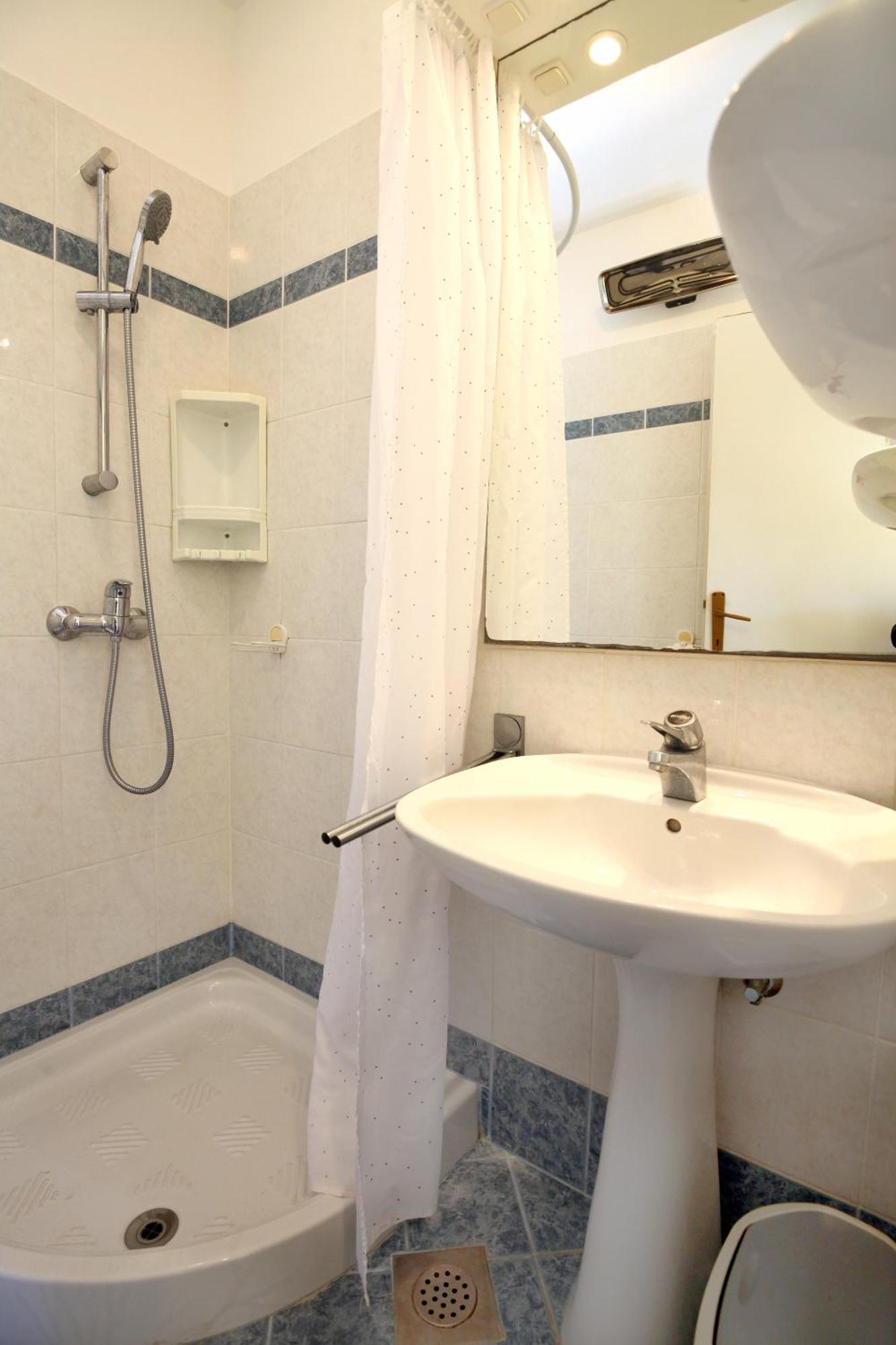 Dino Studio And Room Apartments Порторож Екстериор снимка