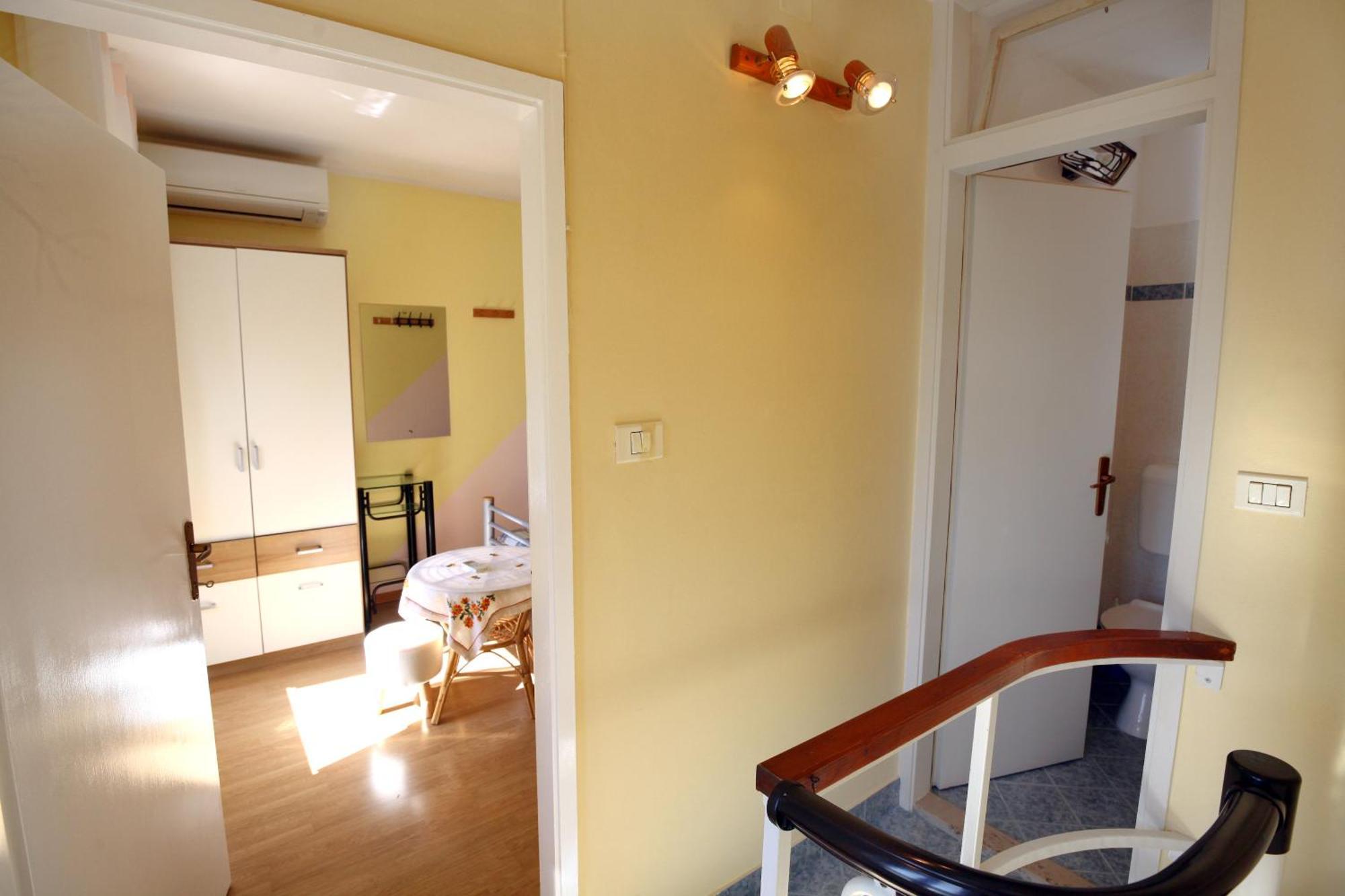 Dino Studio And Room Apartments Порторож Екстериор снимка